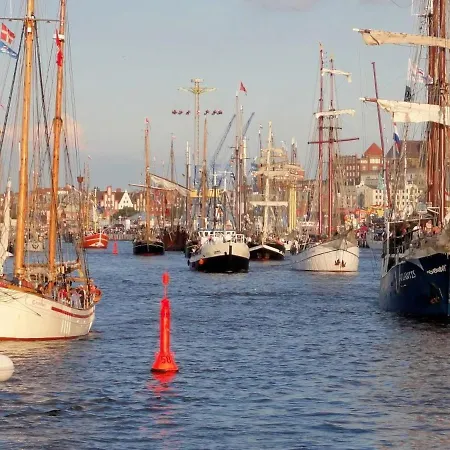 Strandnahe Und Geraeumige Mit 3 Schlafzimmern Strandburg Apartmán *