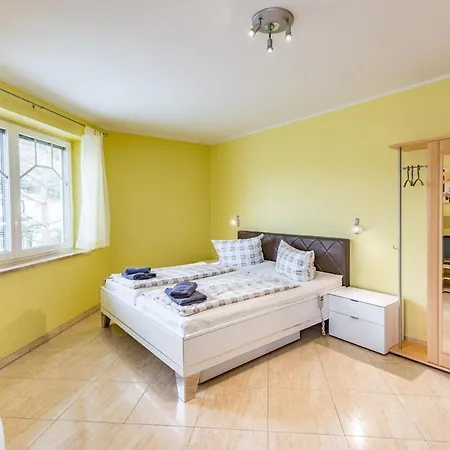 Strandnahe Und Geraeumige Mit 3 Schlafzimmern Strandburg Apartmán