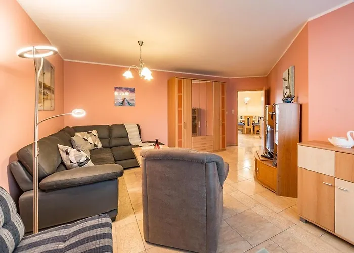 Apartment Strandnahe Und Geraeumige Mit 3 Schlafzimmern Strandburg